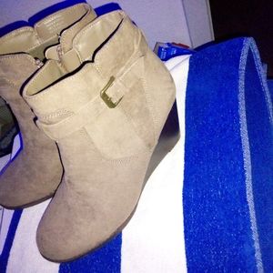 Wedge booties new with out tags